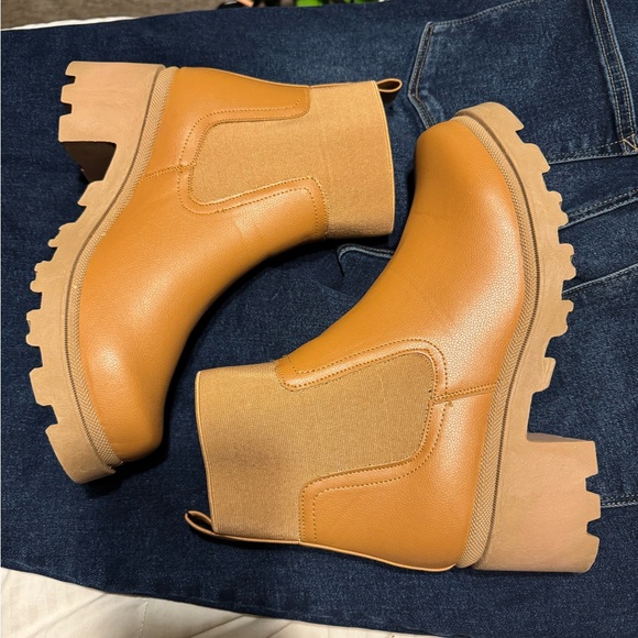 2 pairs of brand New women’s boots - Picture 2 of 4